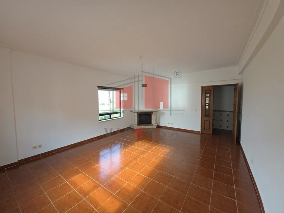 Apartamento T3 para Venda em Carregado e Cadafais Foto 6
