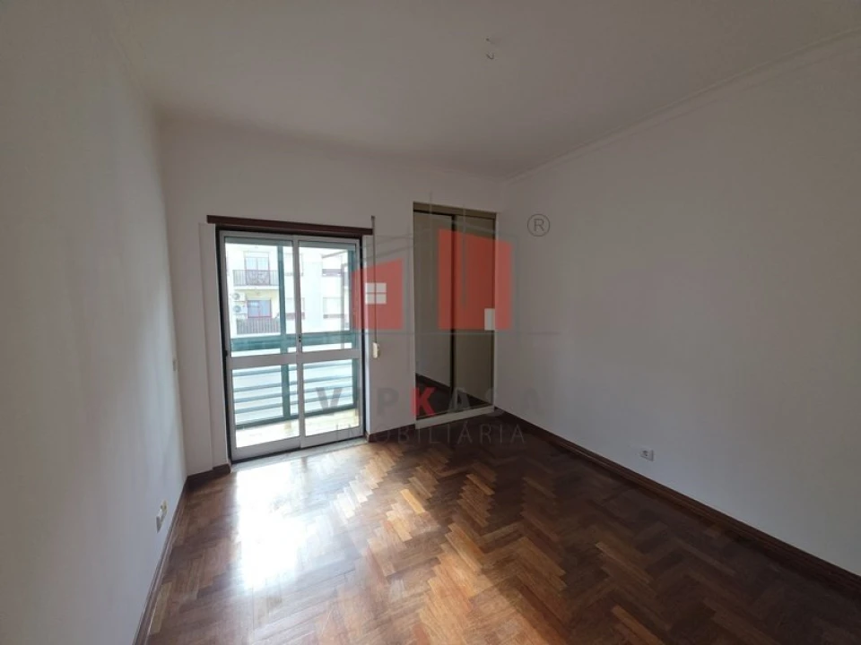 Apartamento T3 para Venda em Carregado e Cadafais Foto 9