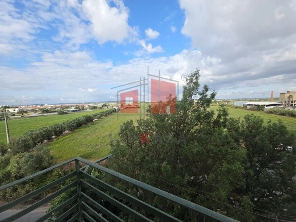 Apartamento T3 para Venda em Carregado e Cadafais Foto 10
