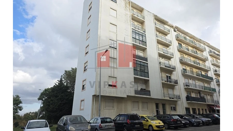Apartamento T3 para Venda em Carregado e Cadafais