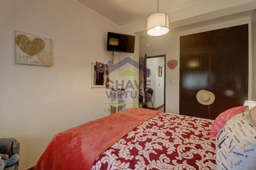Apartamento T2 para Venda em Bombarral e Vale Covo Foto 17