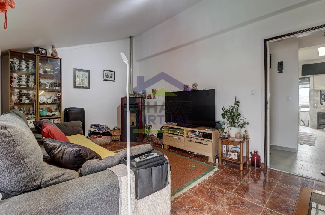Apartamento T2 para Venda em Bombarral e Vale Covo Foto 13