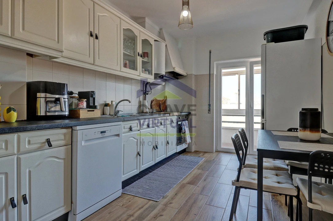 Apartamento T2 para Venda em Bombarral e Vale Covo Foto 14