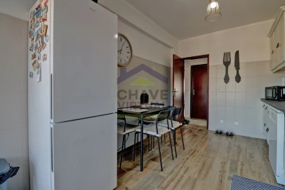 Apartamento T2 para Venda em Bombarral e Vale Covo