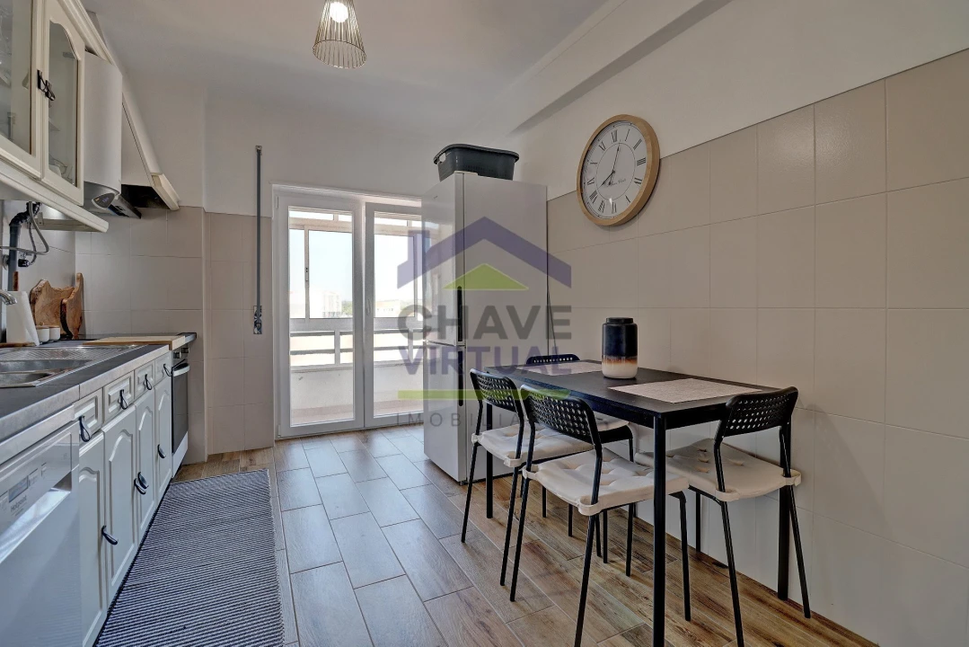 Apartamento T2 para Venda em Bombarral e Vale Covo Foto 17