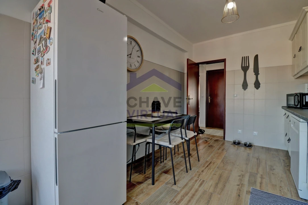 Apartamento T2 para Venda em Bombarral e Vale Covo Foto 18