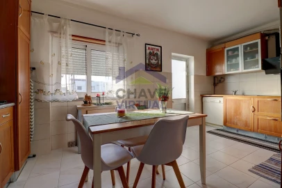 Apartamento T2 para Venda em Bombarral e Vale Covo