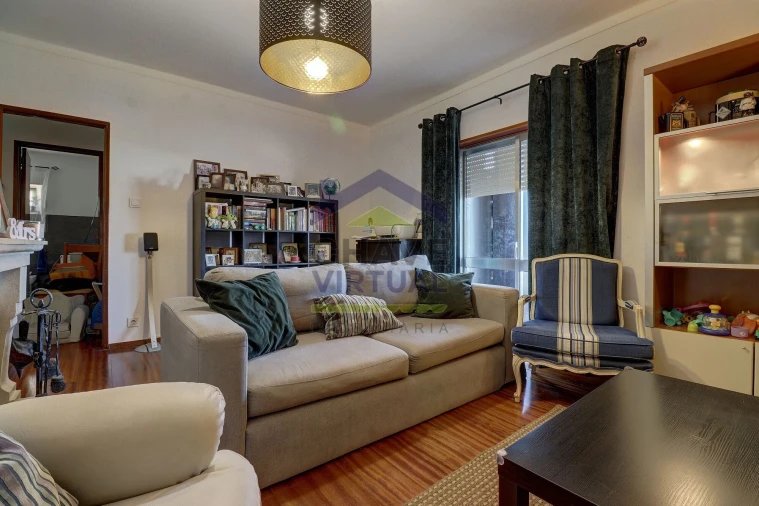 Apartamento T2 para Venda em Bombarral e Vale Covo Foto 9