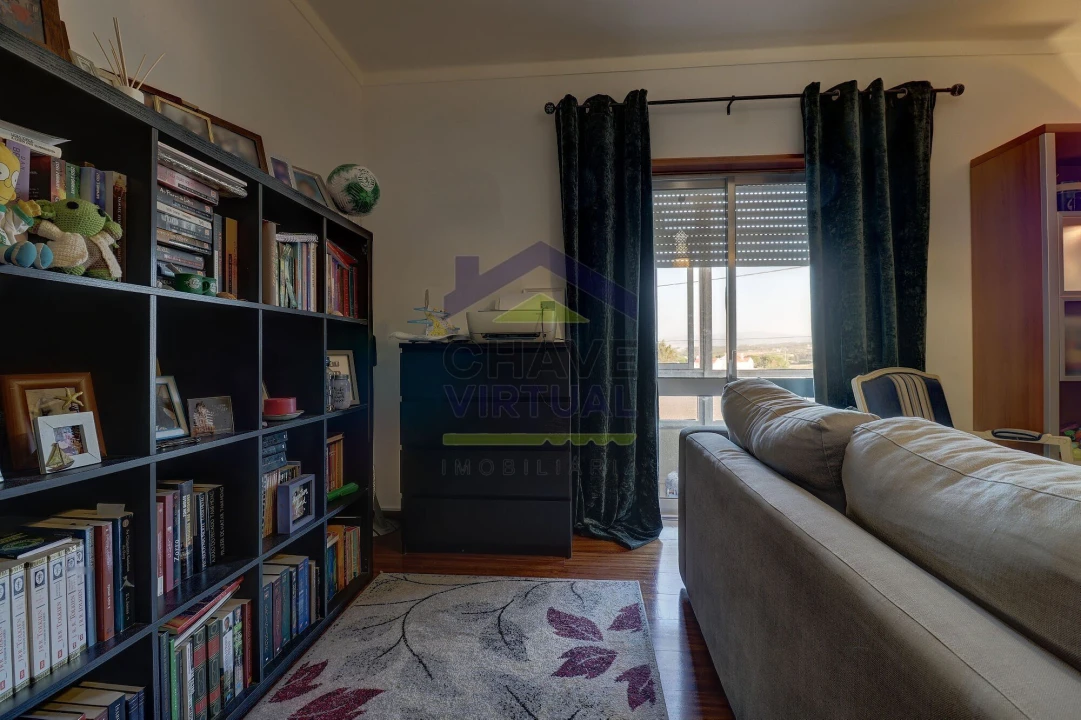 Apartamento T2 para Venda em Bombarral e Vale Covo Foto 12