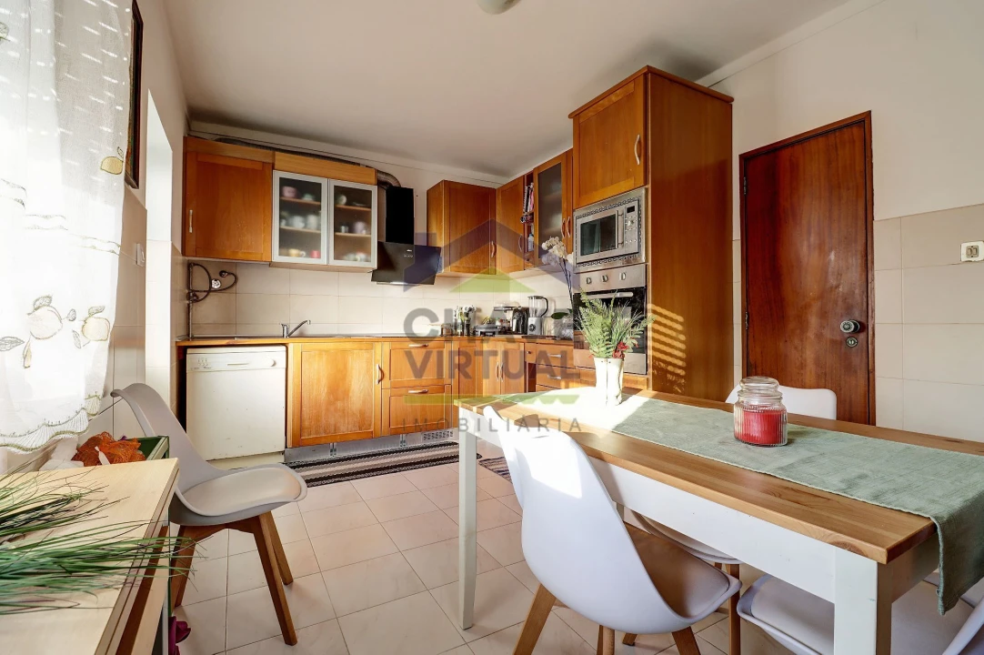 Apartamento T2 para Venda em Bombarral e Vale Covo Foto 4