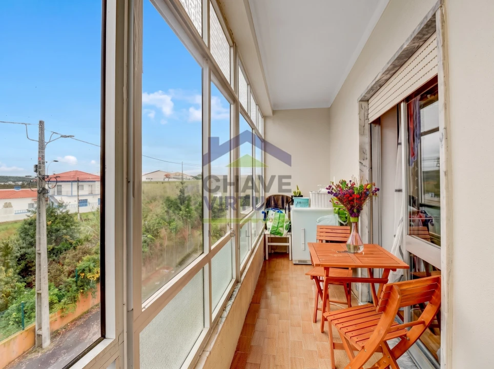 Apartamento T2 para Venda em Bombarral e Vale Covo Foto 13