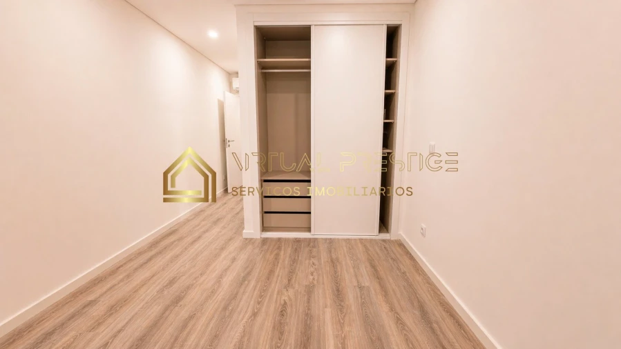 Apartamento T2 para Venda em Charneca de Caparica e Sobreda Foto 11