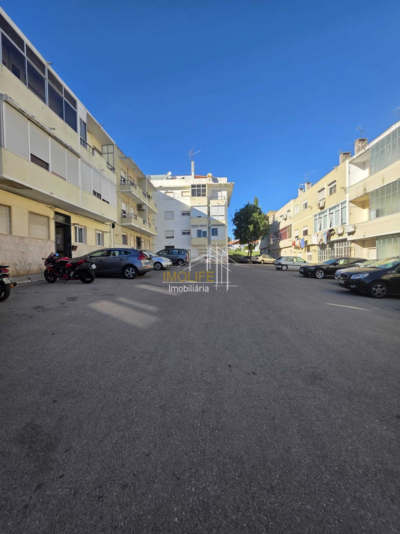 Apartamento T2 para Venda em Pontinha e Famões Foto 15