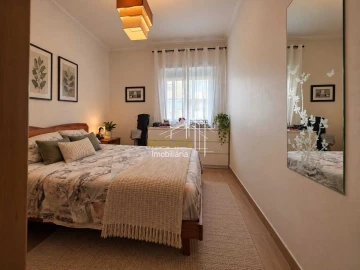 Apartamento T2 para Venda em Pontinha e Famões