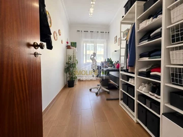Apartamento T2 para Venda em Pontinha e Famões