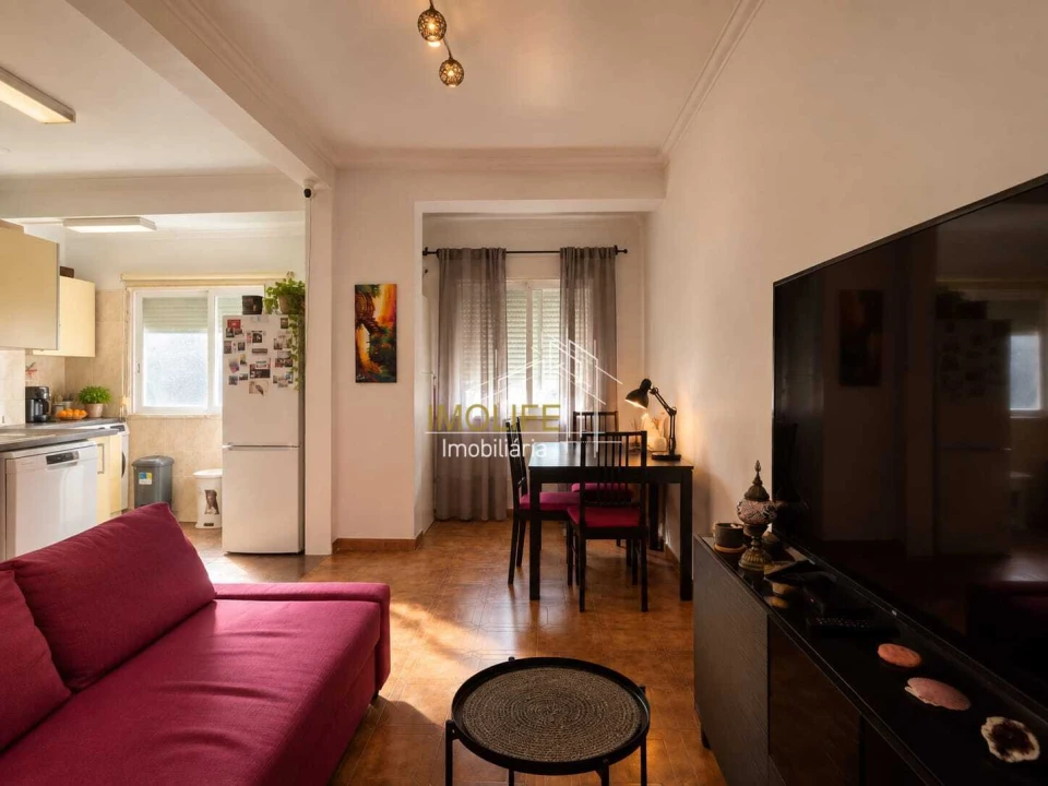 Apartamento T2 para Venda em Pontinha e Famões Foto 5