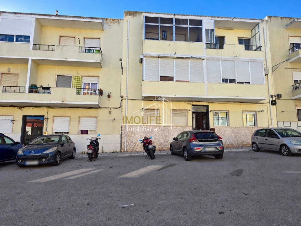 Apartamento T2 para Venda em Pontinha e Famões Foto 14