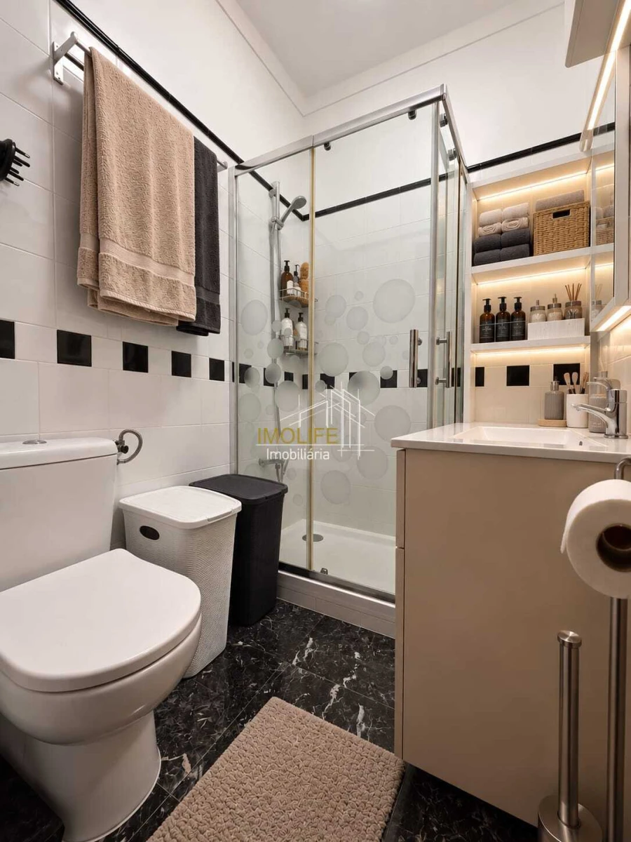 Apartamento T2 para Venda em Pontinha e Famões Foto 10