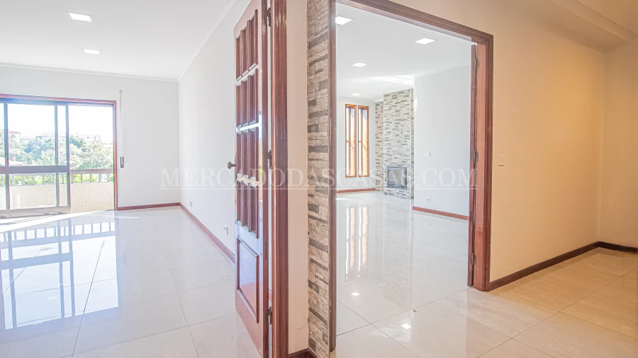 Apartamento T3 para Venda em Paços de Brandão Foto 3