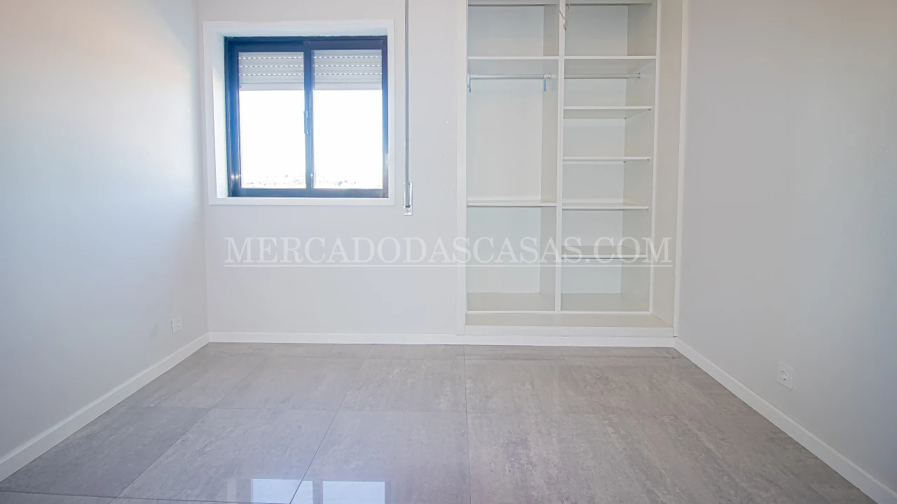 Apartamento T3 para Venda em Paços de Brandão Foto 17