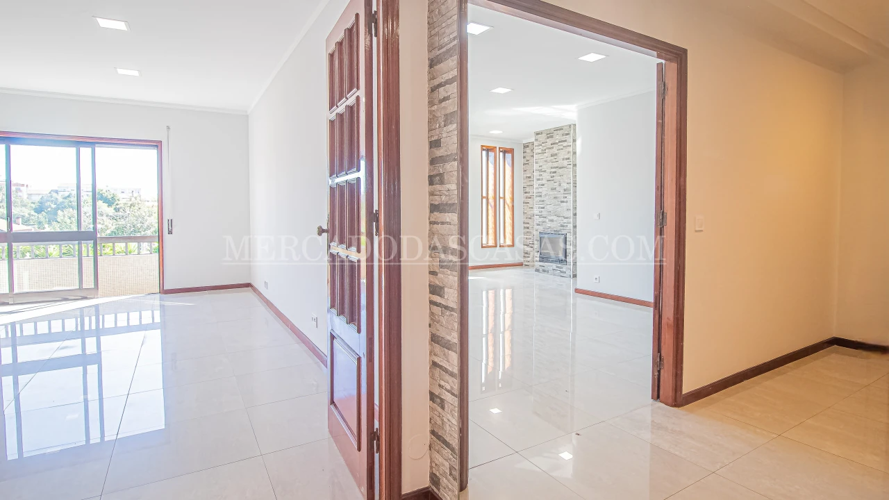 Apartamento T3 para Venda em Paços de Brandão Foto 3
