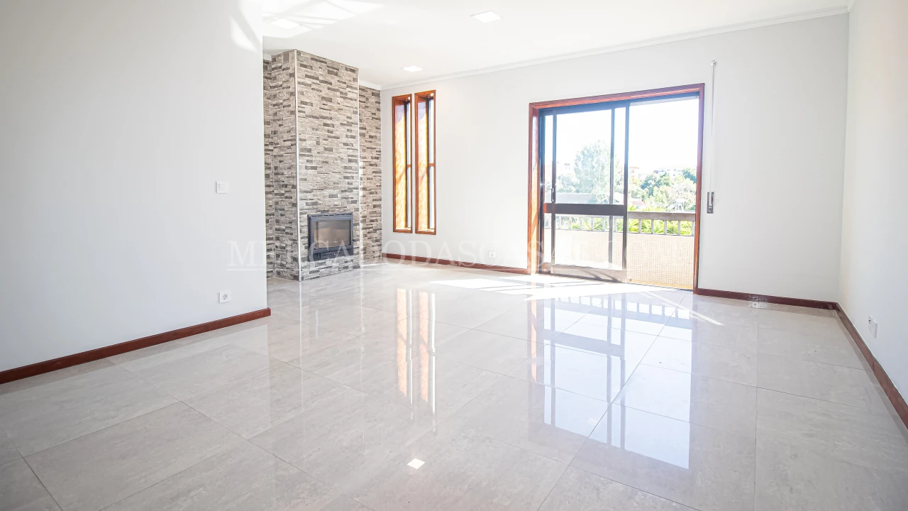 Apartamento T3 para Venda em Paços de Brandão Foto 1