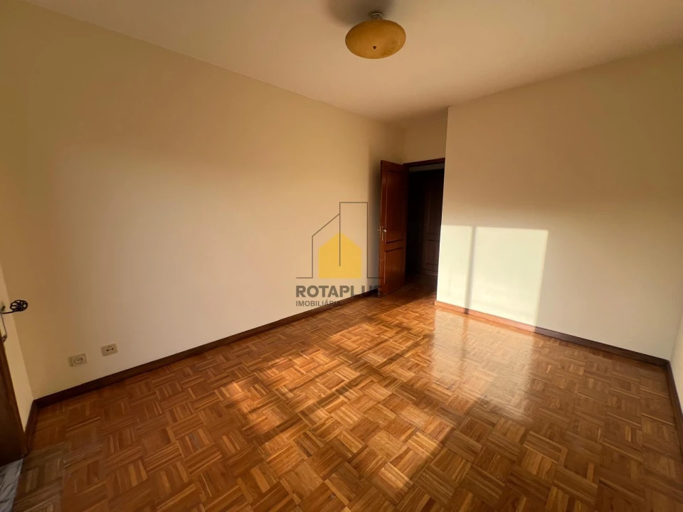 Apartamento T1 para Venda em Mafamude e Vilar do Paraíso Foto 18