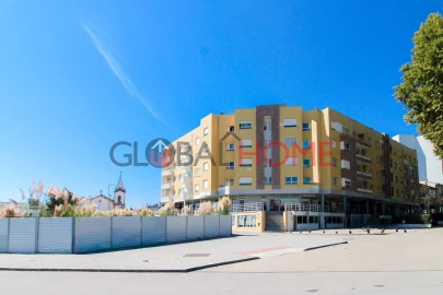 Loja para Venda em Gondomar (São Cosme), Valbom e Jovim