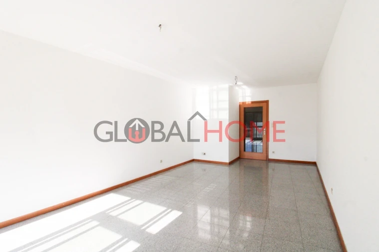 Apartamento T3 para Venda em Fânzeres e São Pedro da Cova Foto 5
