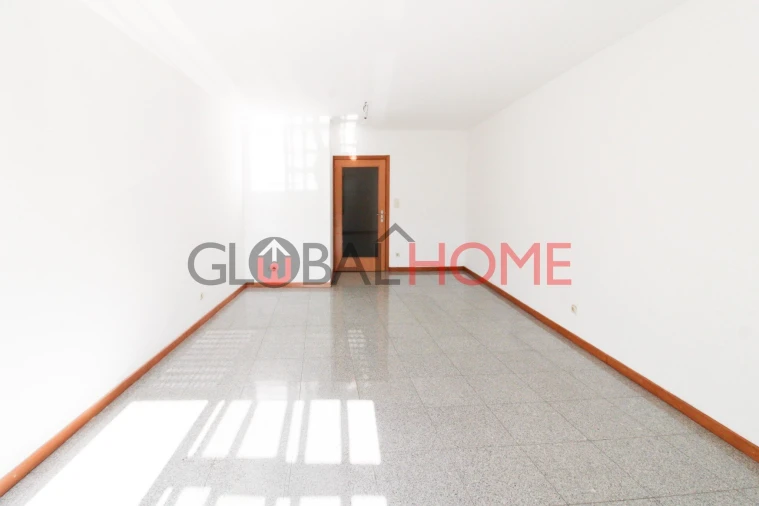 Apartamento T3 para Venda em Fânzeres e São Pedro da Cova Foto 4