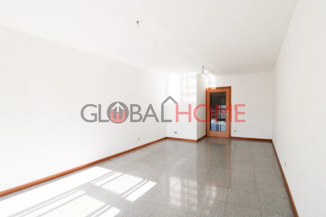 Apartamento T3 para Venda em Fânzeres e São Pedro da Cova Foto 5