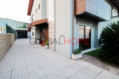 Moradia T4 para Venda em Alfena