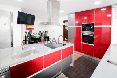Moradia T4 para Venda em Alfena
