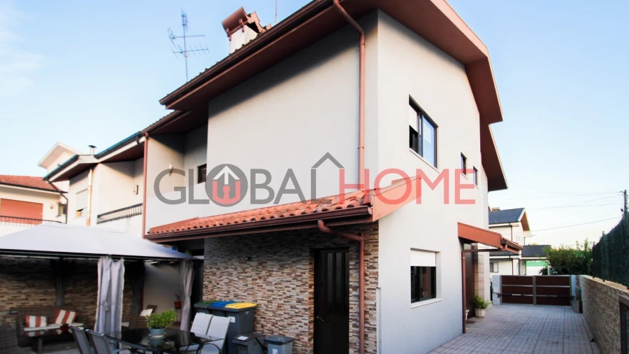 Moradia T4 para Venda em Alfena