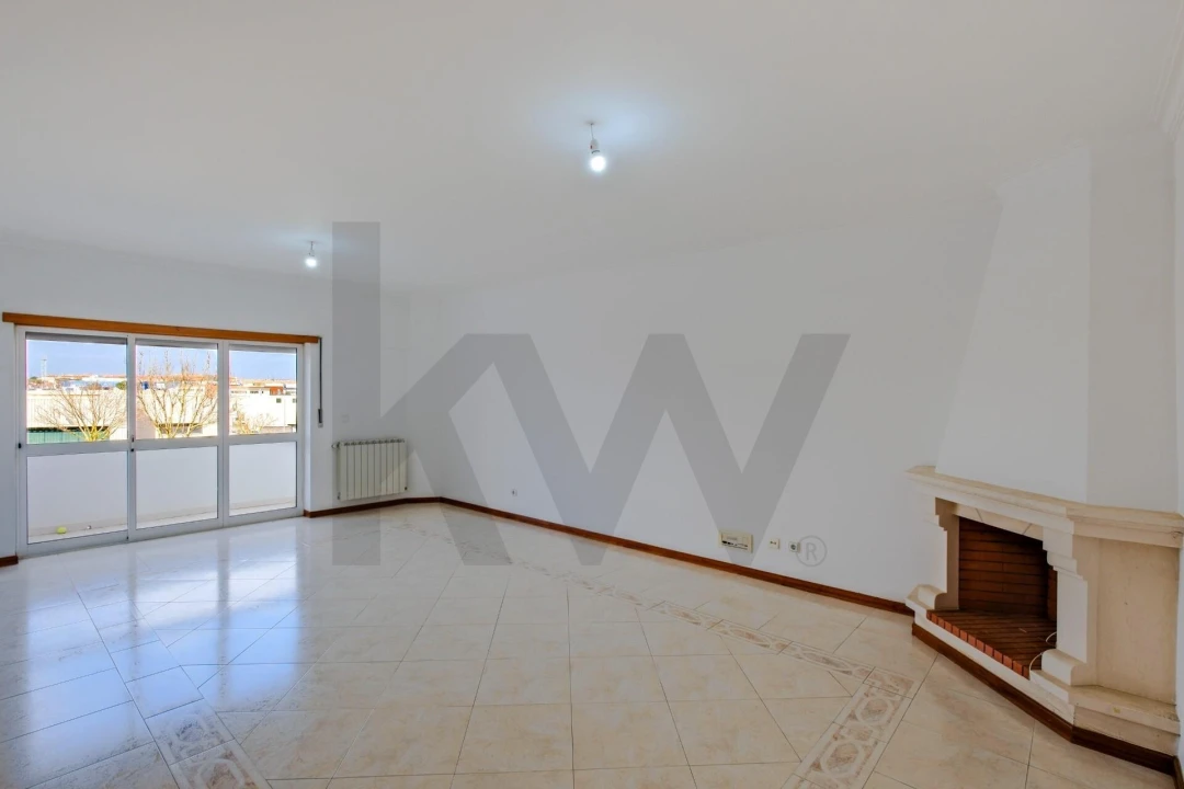 Apartamento T3 para Venda em São Domingos de Rana Foto 6