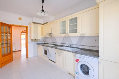 Apartamento T3 para Venda em São Domingos de Rana