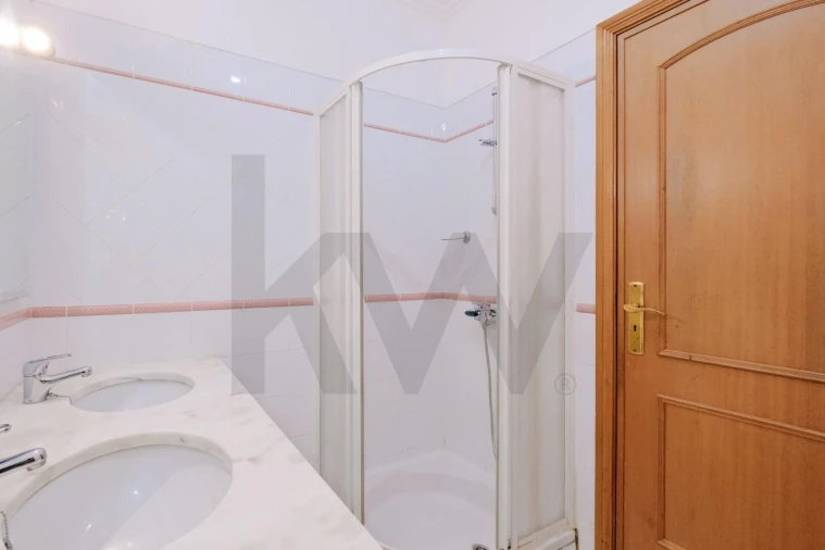 Apartamento T3 para Venda em São Domingos de Rana Foto 20