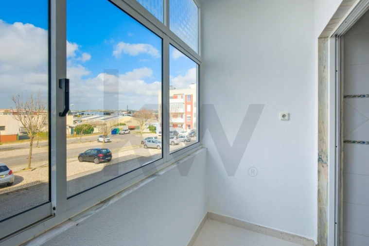 Apartamento T3 para Venda em São Domingos de Rana Foto 3