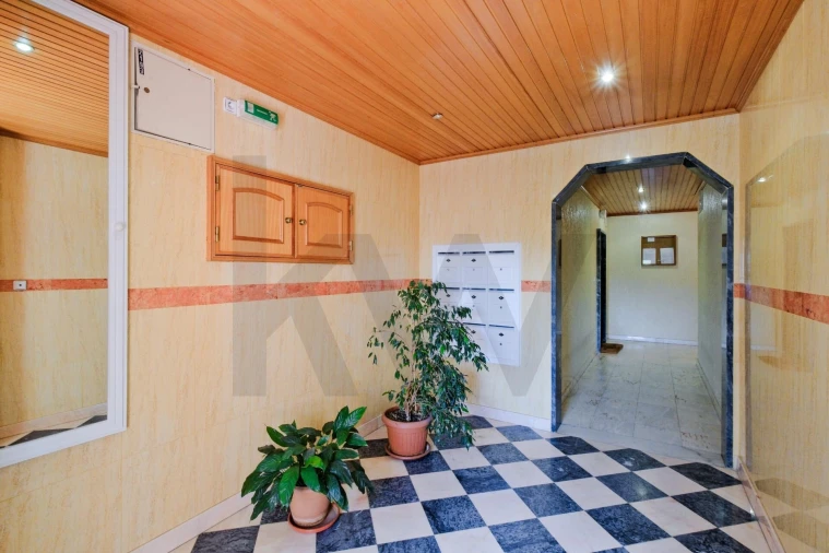 Apartamento T3 para Venda em São Domingos de Rana Foto 32