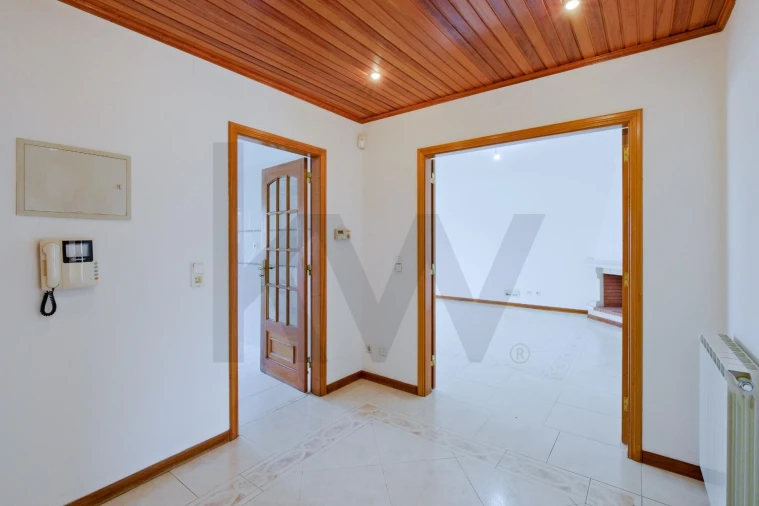 Apartamento T3 para Venda em São Domingos de Rana Foto 5