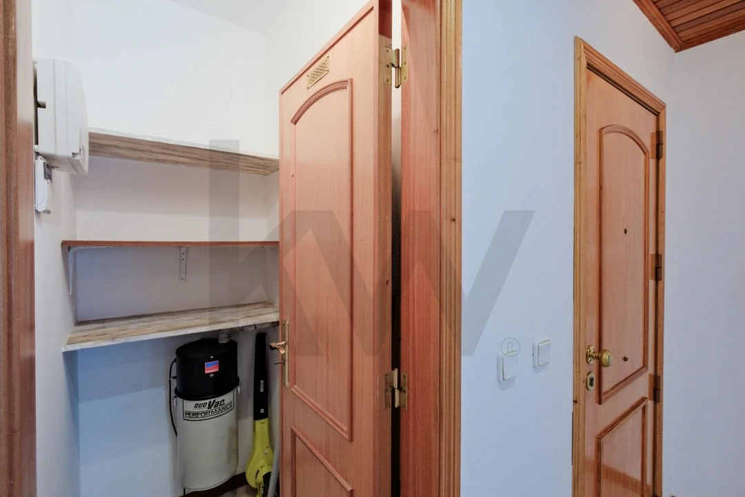 Apartamento T3 para Venda em São Domingos de Rana Foto 4