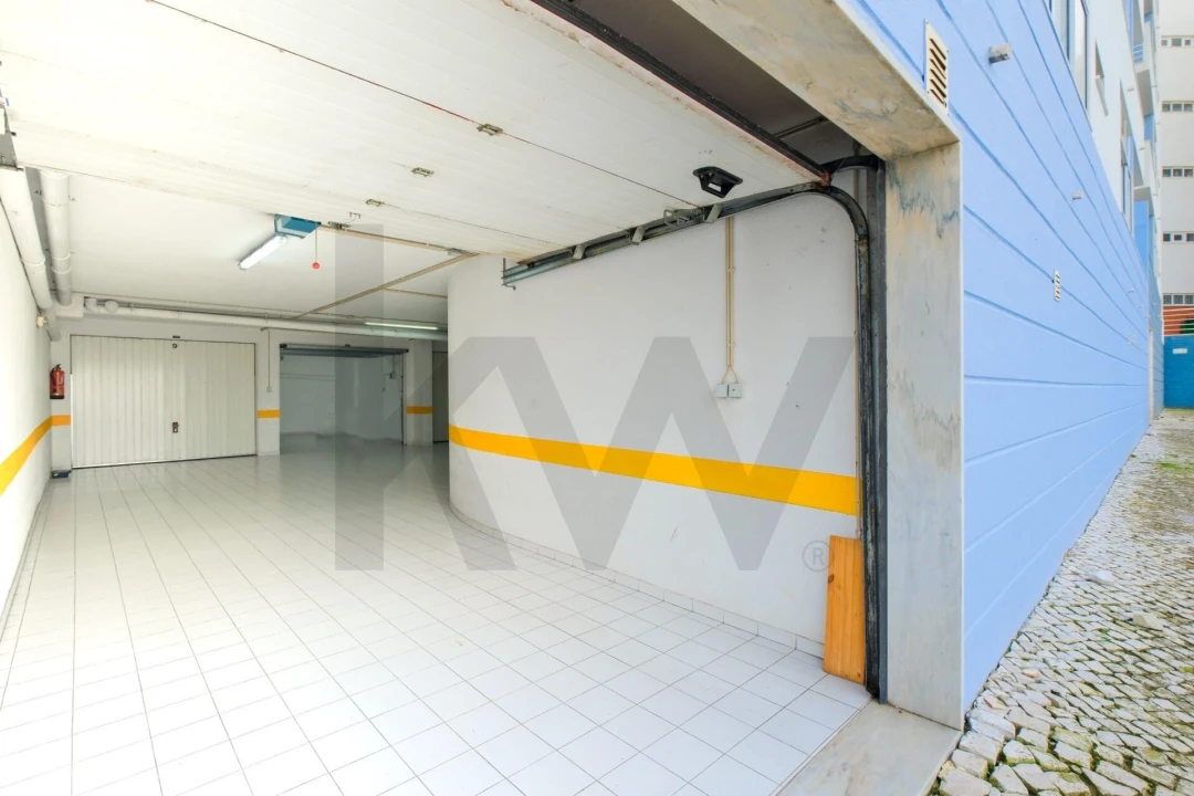 Apartamento T3 para Venda em São Domingos de Rana Foto 26
