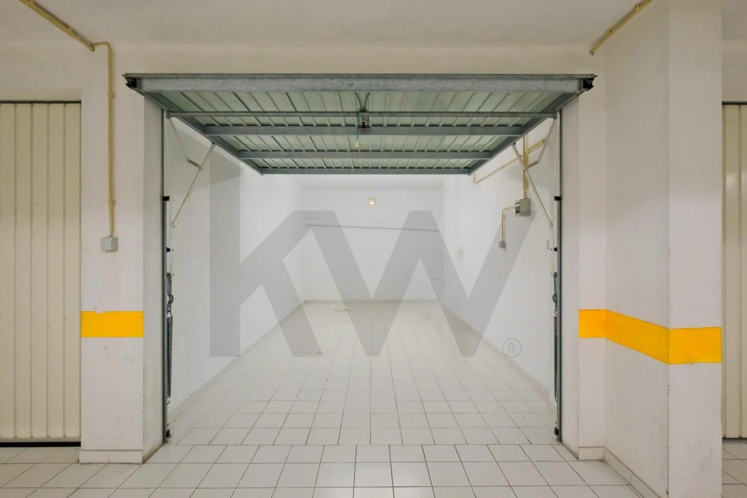 Apartamento T3 para Venda em São Domingos de Rana Foto 27