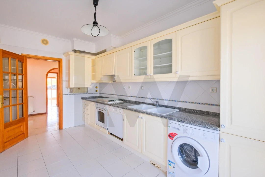 Apartamento T3 para Venda em São Domingos de Rana Foto 2