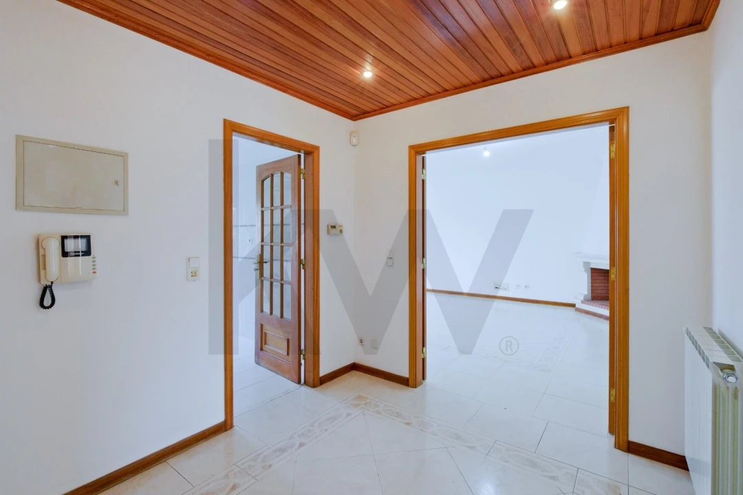Apartamento T3 para Venda em São Domingos de Rana Foto 5