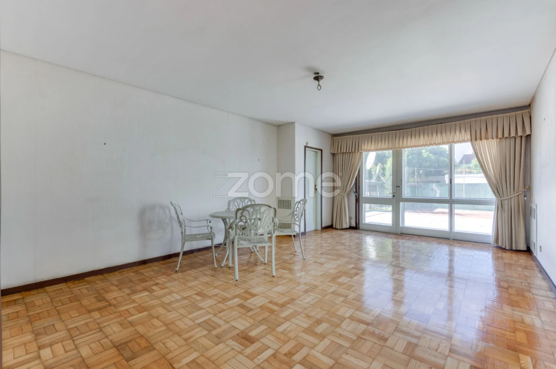 Moradia T4 para Venda em Paranhos Foto 10