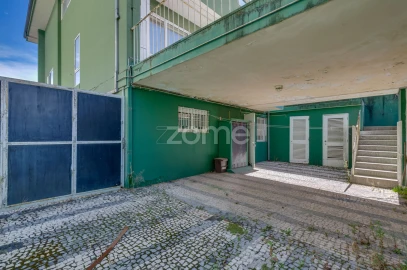 Moradia T4 para Venda em Paranhos