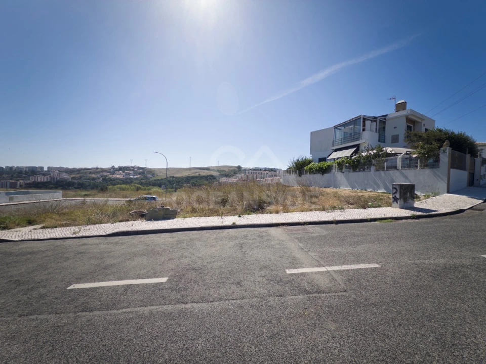 Terreno para Venda em Agualva e Mira-Sintra Foto 1