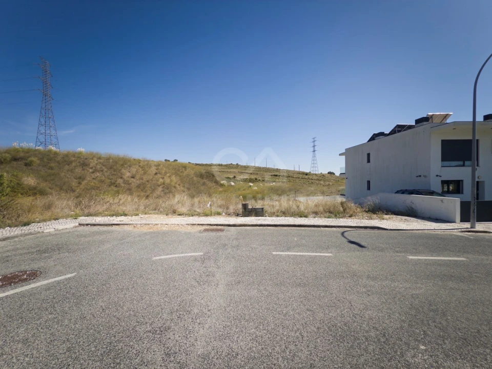 Terreno para Venda em Agualva e Mira-Sintra Foto 1
