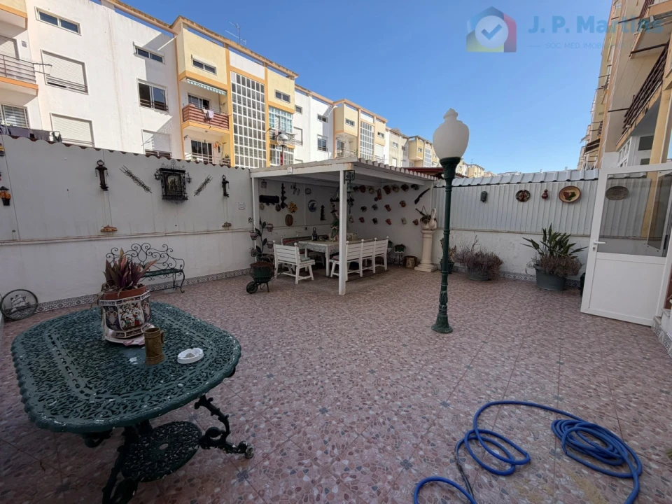 Apartamento T2 para Venda em Charneca de Caparica e Sobreda Foto 2